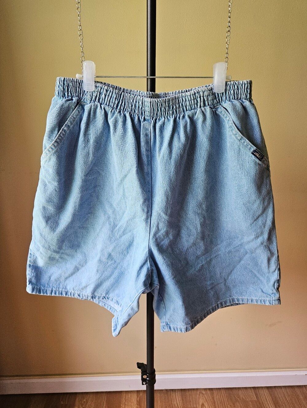 Vintage Chic Light Wash Denim Elastic Waist Shorts Size 16